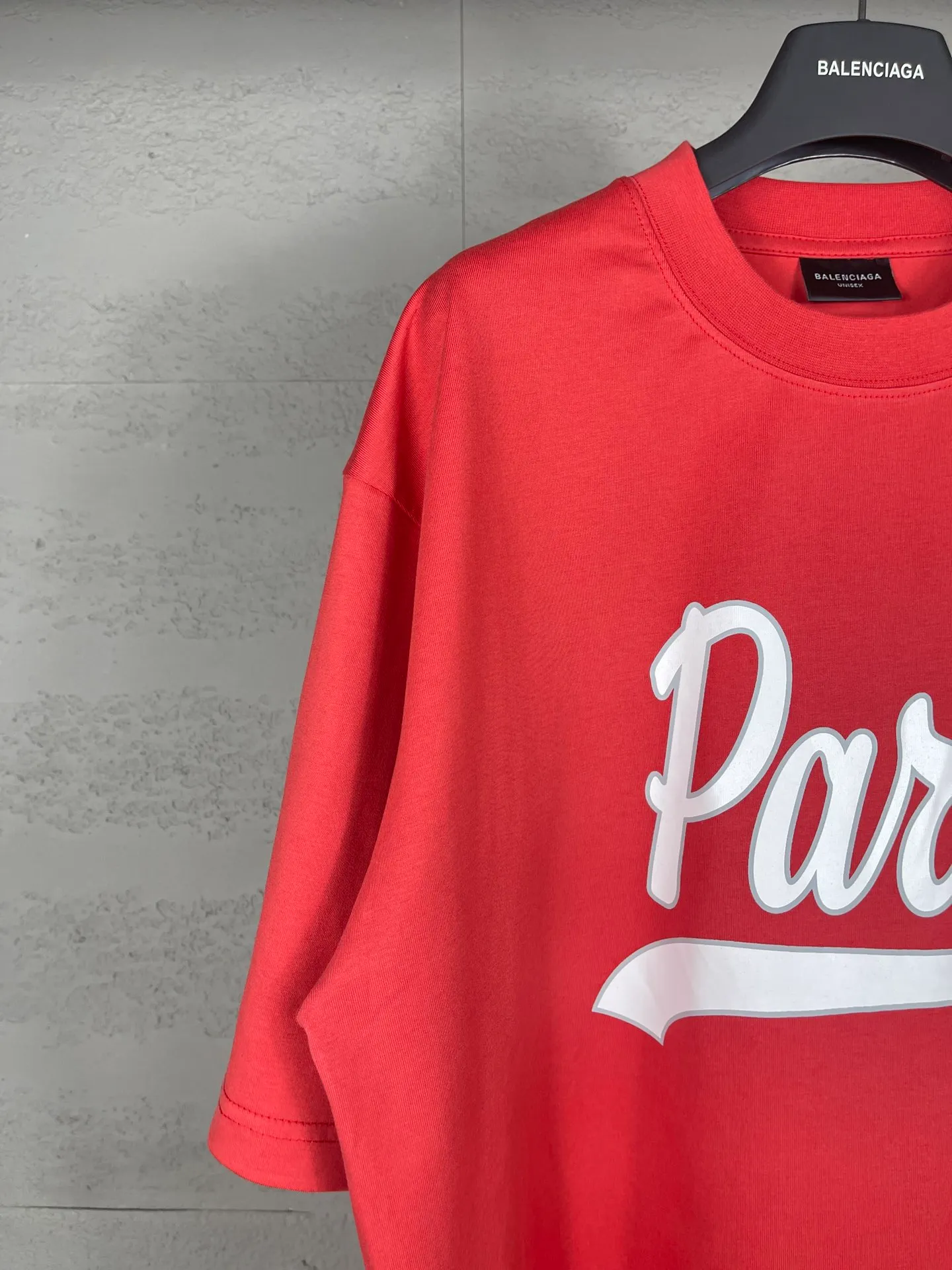 【 . Quality】BALENCI*GA/ .SS 24 New Arrival， enjoy Paris T . . Authentic ， ！ ZP 。 260 ， . ， ，。 。 . ， 。 OS . Same Style ：BL 233370 : .Red Size：XS S M L